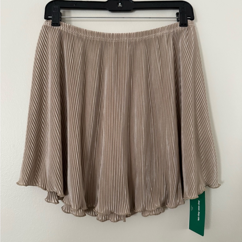 SHEIN Tan Pleated Mini Skirt - Picture 3 of 3